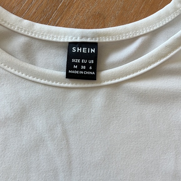 Shein Basics Solid Mock Neck Crop Top - Picture 4 of 4